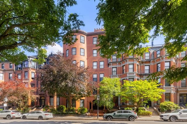 290 Commonwealth Ave 11, Boston, MA 02115