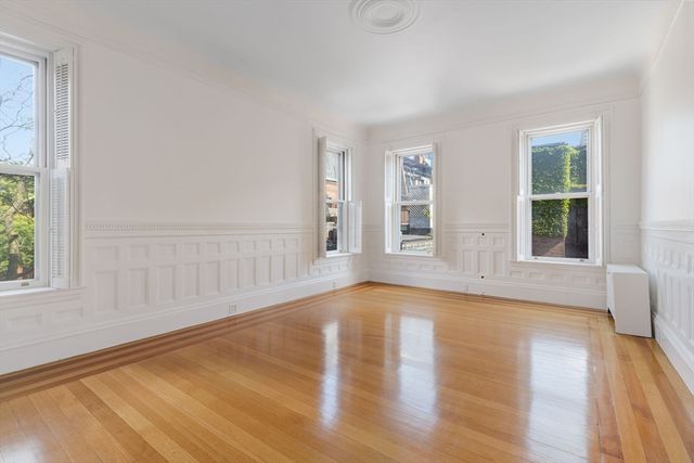 290 Commonwealth Ave 11, Boston, MA 02115