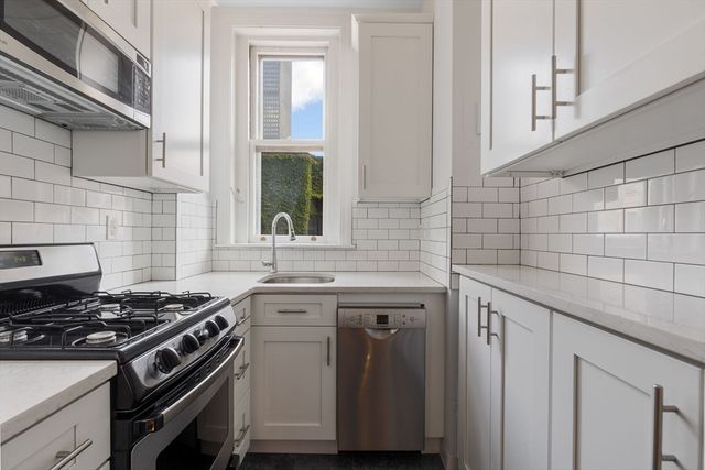 290 Commonwealth Ave 11, Boston, MA 02115