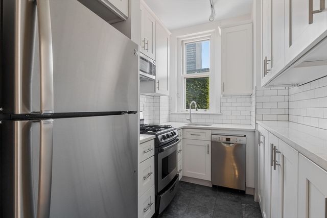 290 Commonwealth Ave 11, Boston, MA 02115