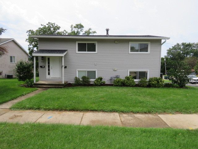 551 N Washington Avenue B, Batavia, IL 60510