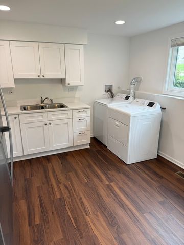 551 N Washington Avenue B, Batavia, IL 60510