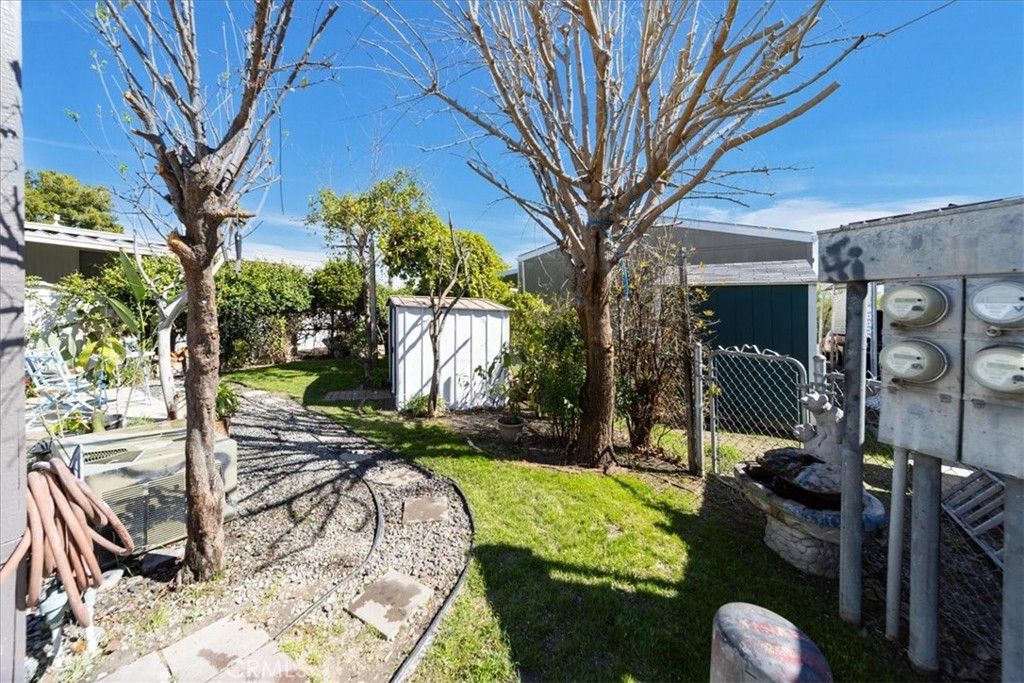 Image 25 of property listing at 32900 Riverside Drive 63, Lake Elsinore, CA 92530