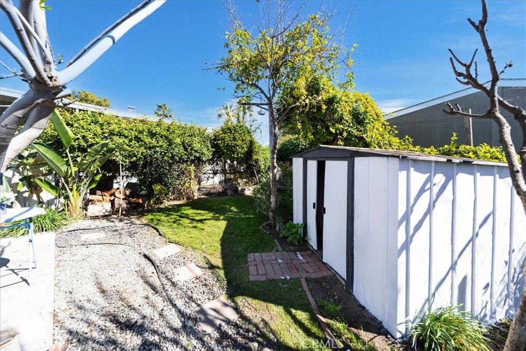 Image 28 of property listing at 32900 Riverside Drive 63, Lake Elsinore, CA 92530