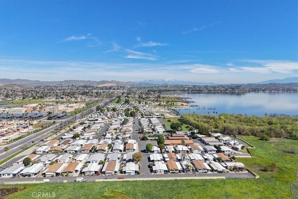 Image 36 of property listing at 32900 Riverside Drive 63, Lake Elsinore, CA 92530