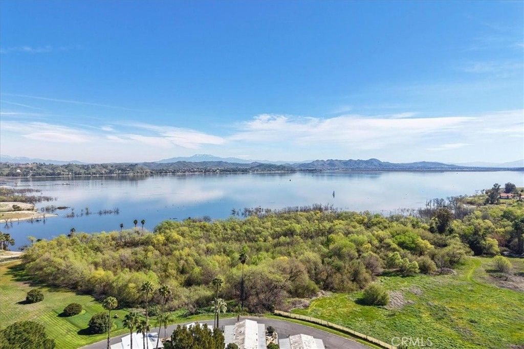 Image 39 of property listing at 32900 Riverside Drive 63, Lake Elsinore, CA 92530