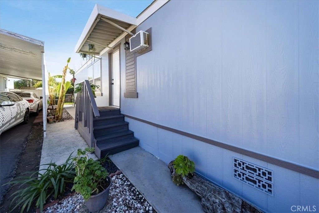 Image 8 of property listing at 32900 Riverside Drive 63, Lake Elsinore, CA 92530