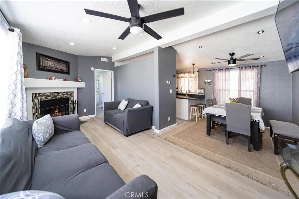 Image 9 of property listing at 32900 Riverside Drive 63, Lake Elsinore, CA 92530