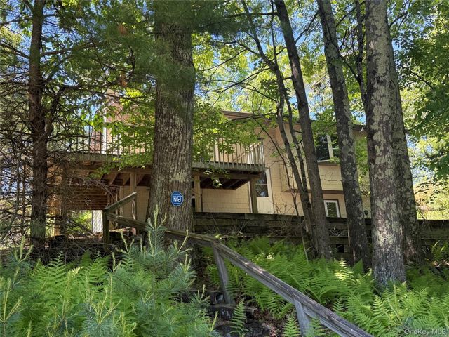 16 Fairway Drive, Highland Lake, NY 12743