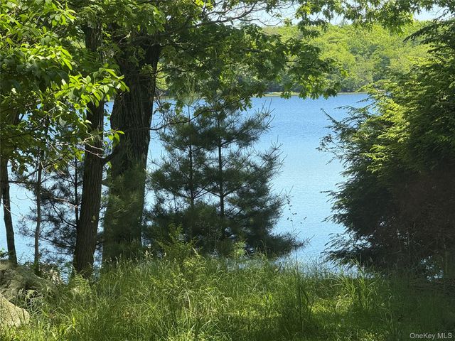 16 Fairway Drive, Highland Lake, NY 12743