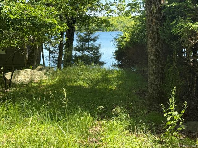 16 Fairway Drive, Highland Lake, NY 12743