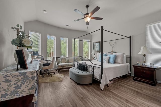 17405 Chestnut Cove Drive, Conroe, TX 77302