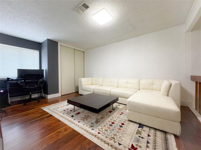 2948 Meadowgrass Lane 175, Houston, TX 77082