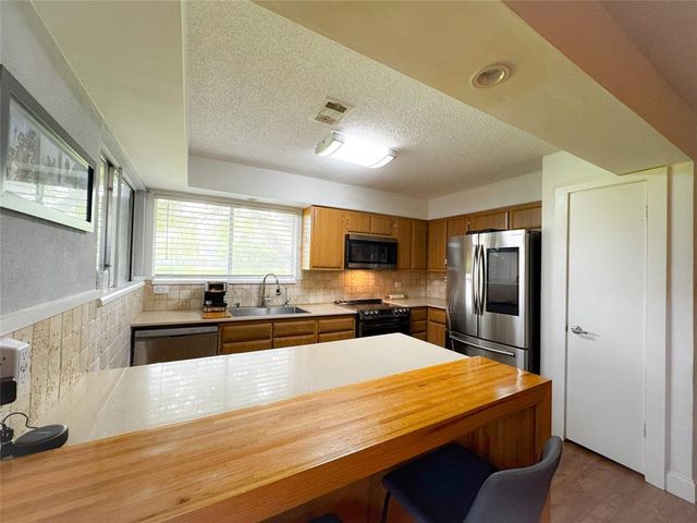 2948 Meadowgrass Lane 175, Houston, TX 77082