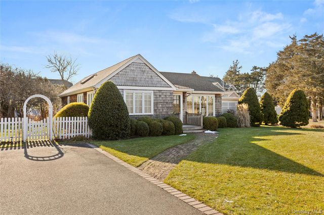 5A Bay Road, East Patchogue, NY 11772