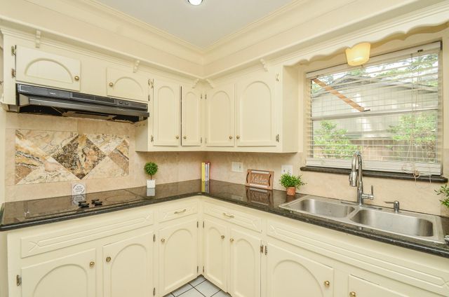 6611 Cypress Point Drive, Houston, TX 77069