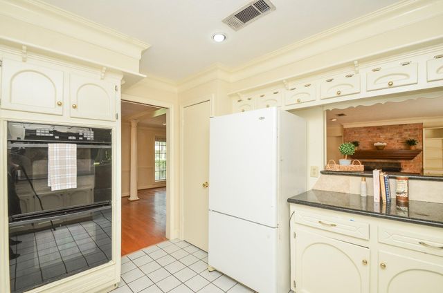 6611 Cypress Point Drive, Houston, TX 77069