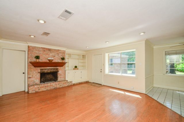 6611 Cypress Point Drive, Houston, TX 77069