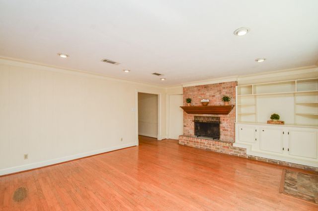 6611 Cypress Point Drive, Houston, TX 77069