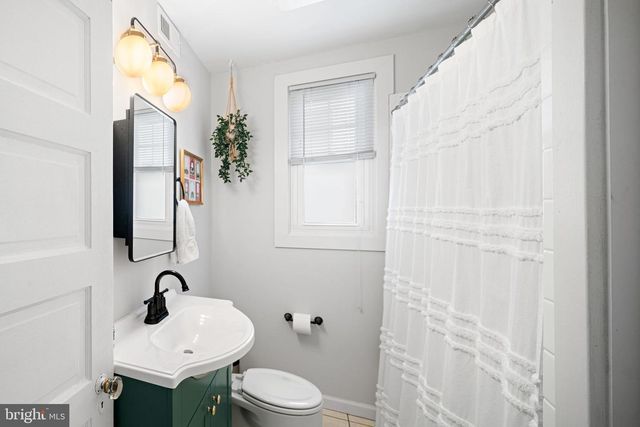 542 WALES RD, Havertown, PA 19083