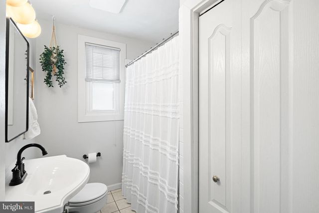 542 WALES RD, Havertown, PA 19083