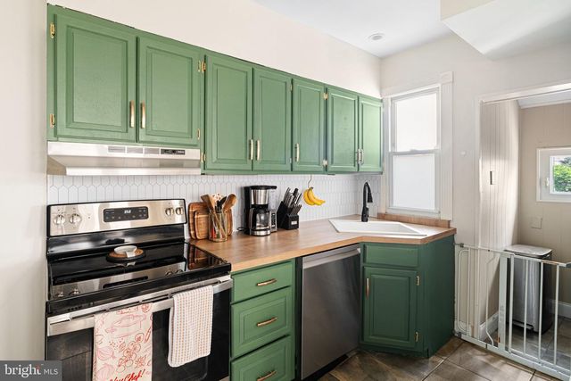 542 WALES RD, Havertown, PA 19083