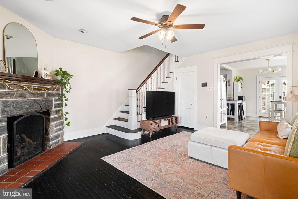 542 WALES RD, Havertown, PA 19083