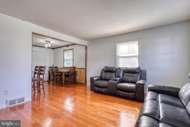 148 HENRY RD, Enola, PA 17025