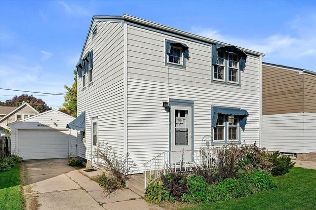 2759 S Humboldt Park COURT, Milwaukee, WI 53207