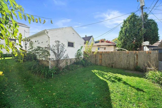 2759 S Humboldt Park COURT, Milwaukee, WI 53207