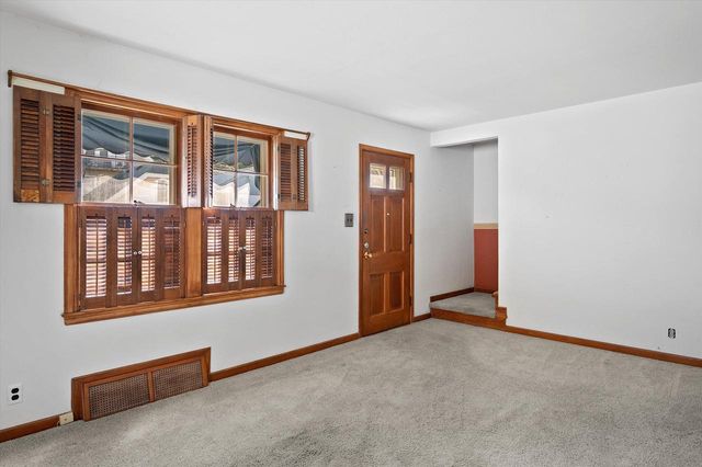 2759 S Humboldt Park COURT, Milwaukee, WI 53207
