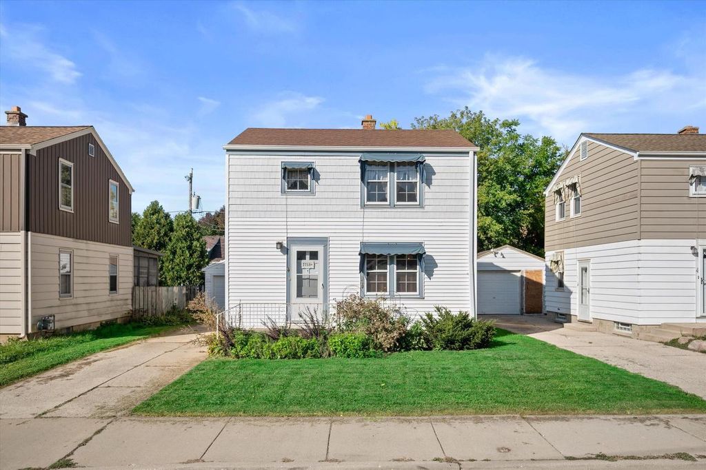 2759 S Humboldt Park COURT, Milwaukee, WI 53207