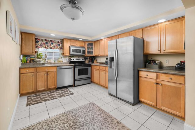 11 Carriage Hill Rd Apt B, Eliot, ME 03903