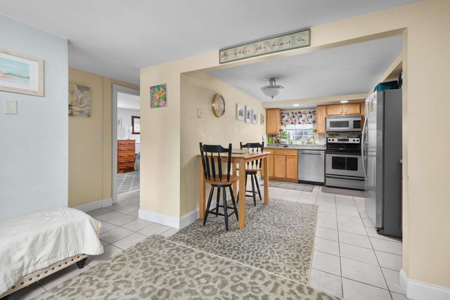 11 Carriage Hill Rd Apt B, Eliot, ME 03903