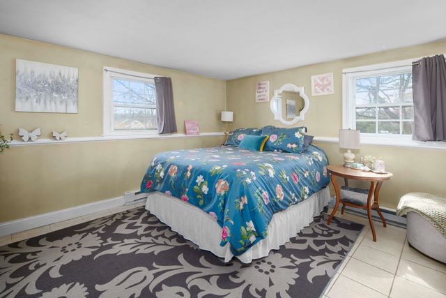 11 Carriage Hill Rd Apt B, Eliot, ME 03903