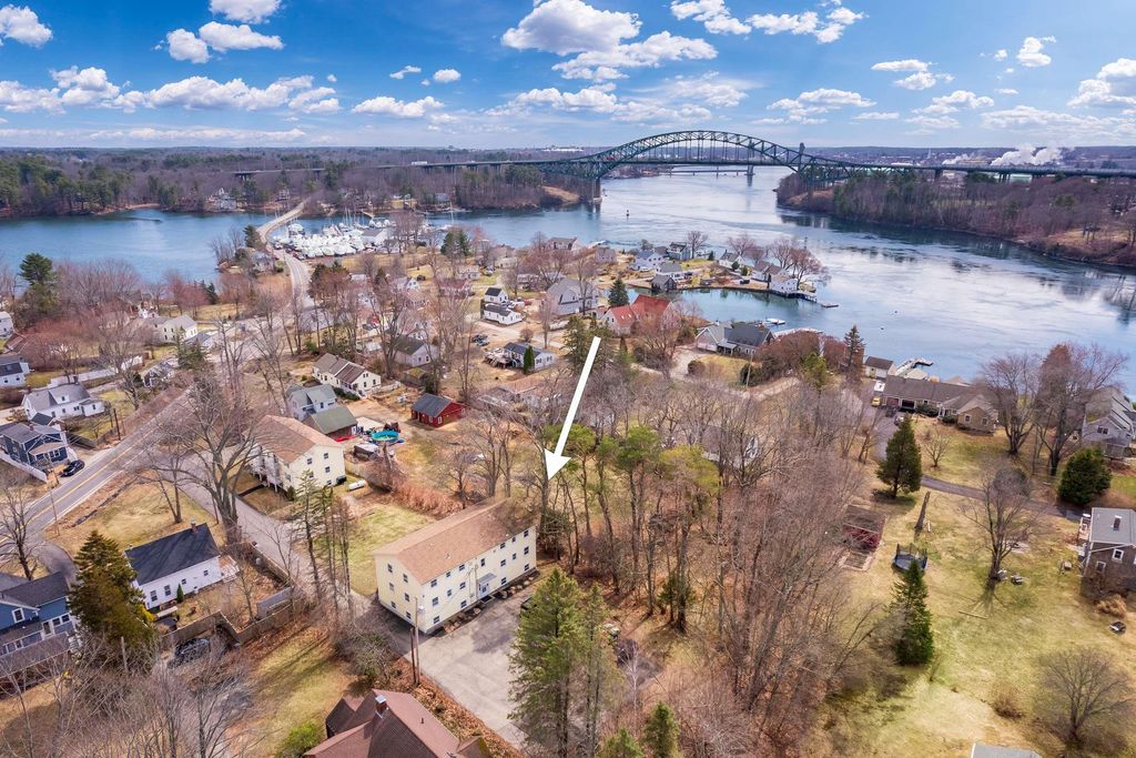 11 Carriage Hill Rd Apt B, Eliot, ME 03903