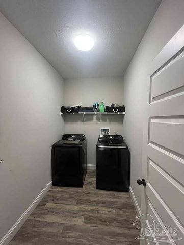 2182 Panhandle Trail, Navarre, FL 32566