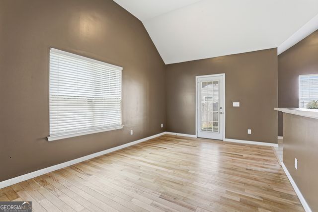 18 Hill Top Circle, Grantville, GA 30220
