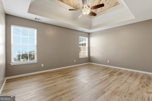 18 Hill Top Circle, Grantville, GA 30220