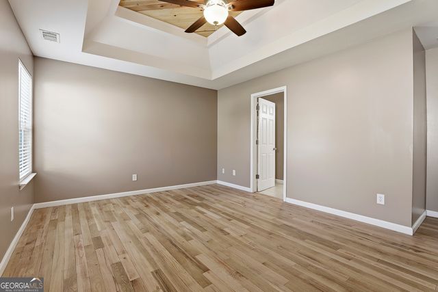 18 Hill Top Circle, Grantville, GA 30220