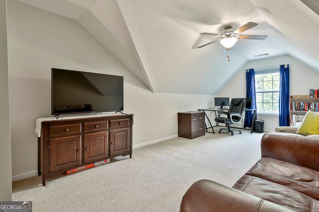 18 Hill Top Circle, Grantville, GA 30220