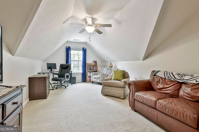 18 Hill Top Circle, Grantville, GA 30220