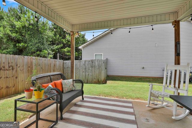 18 Hill Top Circle, Grantville, GA 30220