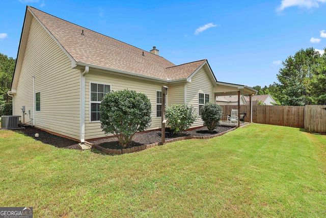 18 Hill Top Circle, Grantville, GA 30220
