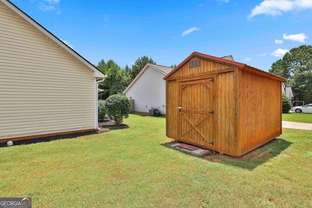 18 Hill Top Circle, Grantville, GA 30220