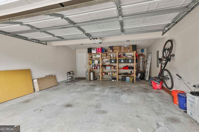 18 Hill Top Circle, Grantville, GA 30220