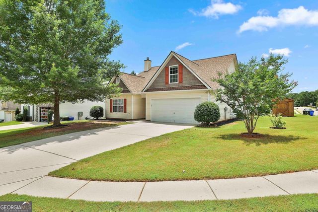 18 Hill Top Circle, Grantville, GA 30220