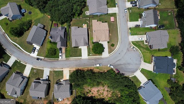 18 Hill Top Circle, Grantville, GA 30220