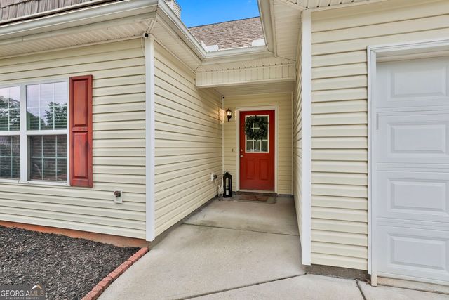 18 Hill Top Circle, Grantville, GA 30220