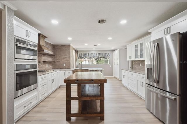 35040 SHADY OAKS LANE, Fruitland Park, FL 34731